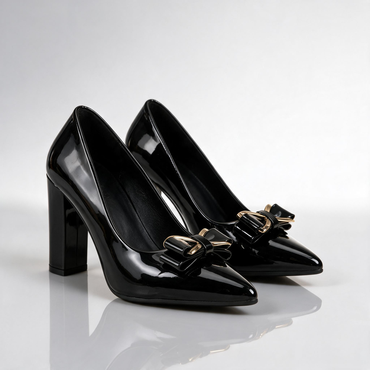 Sweetheart Gold-Bar Bow Heels