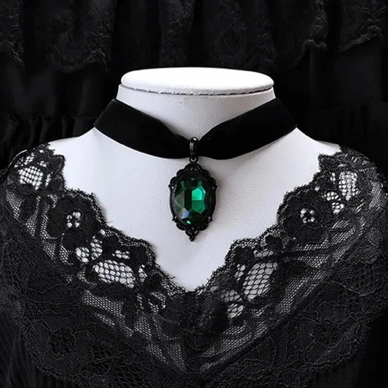 Emerald Venom Velvet Choker