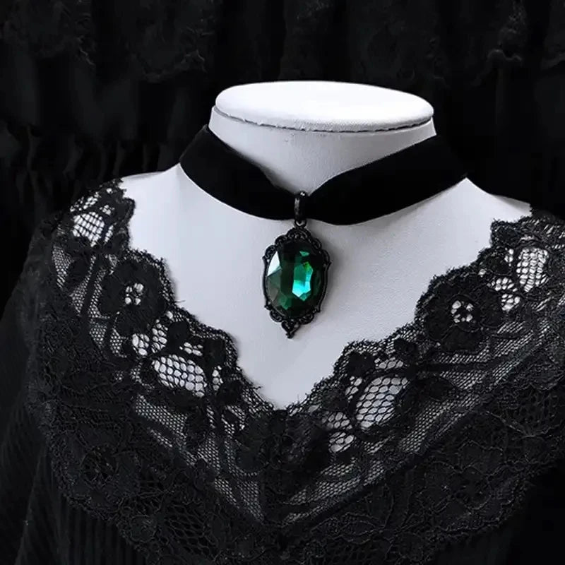 Emerald Venom Velvet Choker